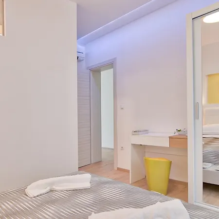 Candler's Old Town Apartman