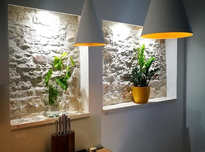 Апартаменти Candler's Old Town *