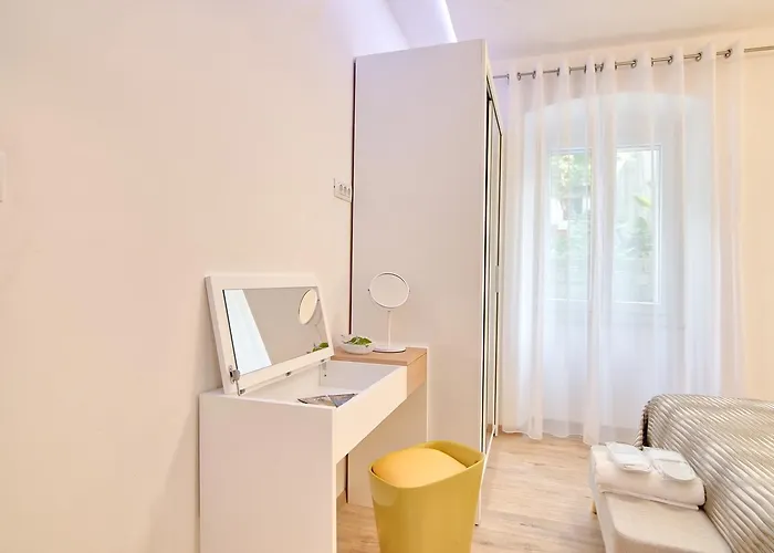 Апартаменти Candler's Old Town