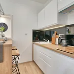 Candler's Old Town Apartman